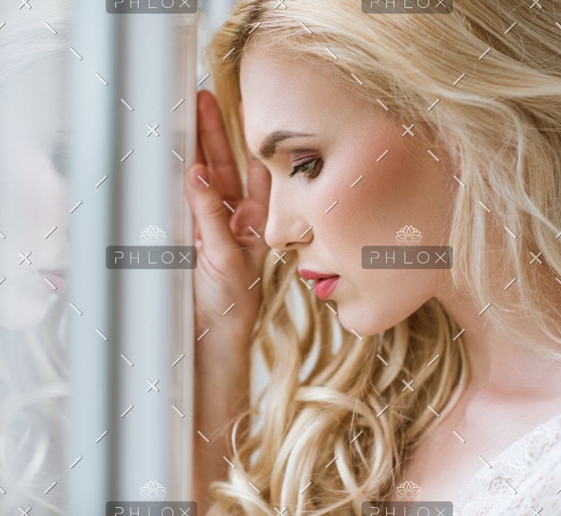 demo-attachment-611-fashionable-female-portrait-of-cute-lady-in-white-P7WDLFF