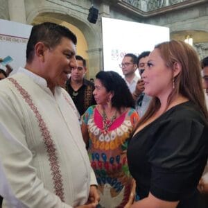 Con el gobernador de Oaxaca, Salomón Jara Cruz.